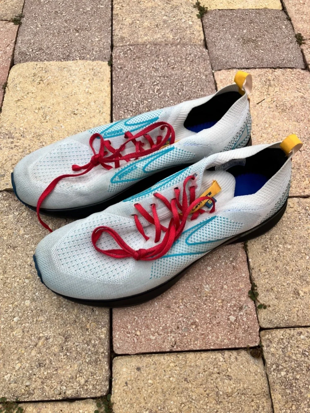 Brooks Levitate StealthFit 5 Men’s Size 11 D Running Shoes White Blue Red